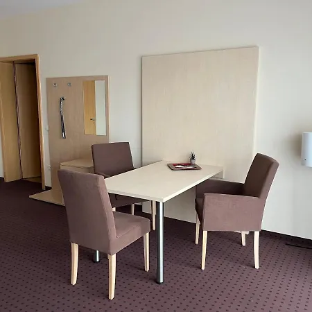 海德公园酒店 3* 迪波尔迪斯瓦尔德